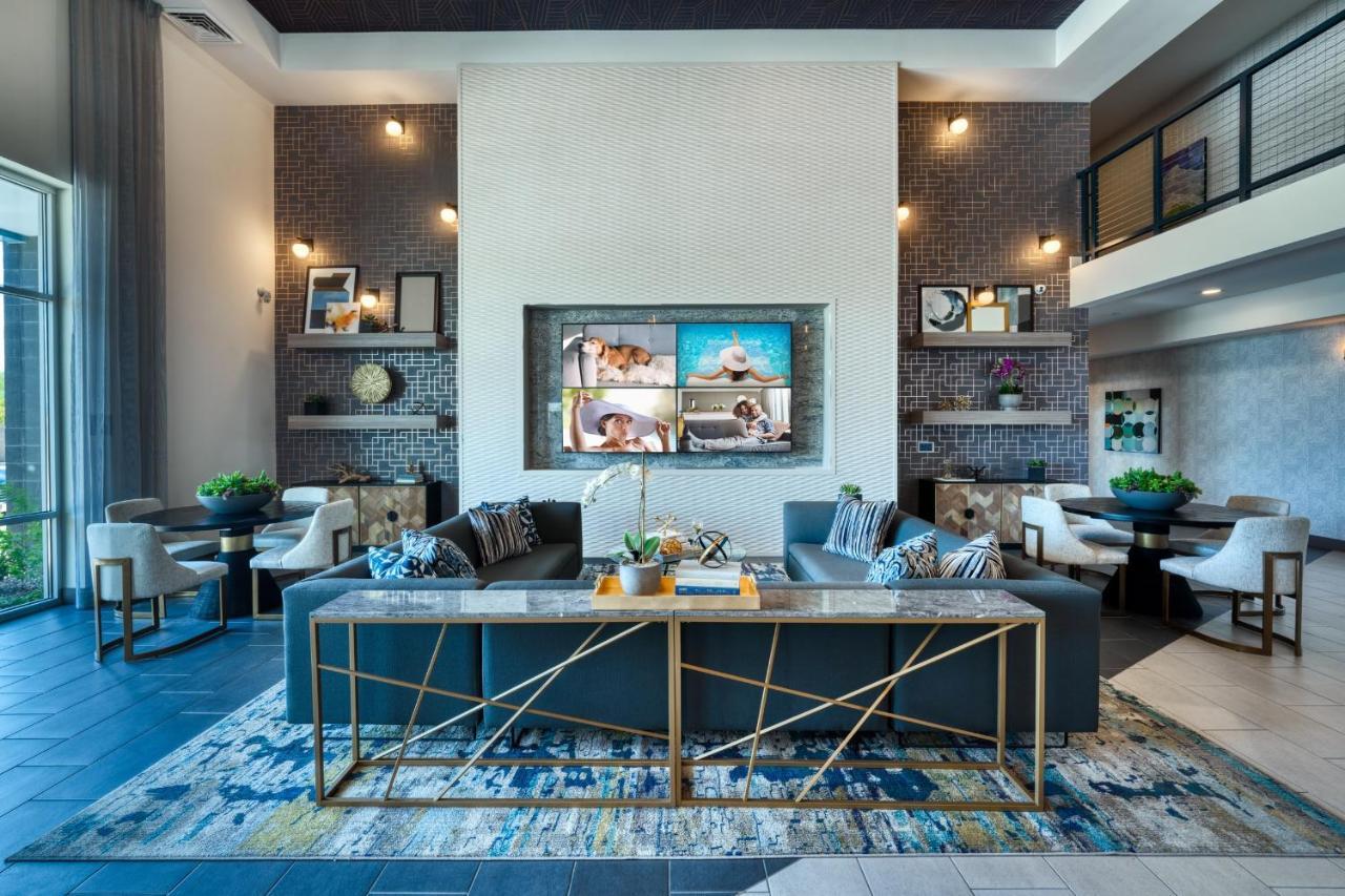Spacious Westgate Cozysuites By Stadium With Pool 1 Glendale Exterior photo